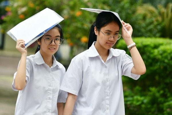 Điểm Nóng Cạnh Tranh: Các Trường Top Đầu Vẫn "Nóng Bỏng"